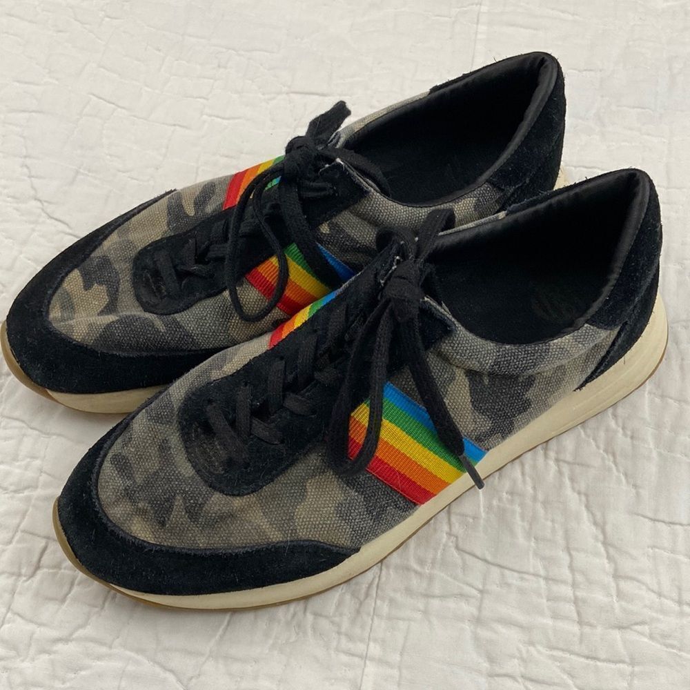 Gola by Anthropologie Montreal Camo Sneaker in Khaki/Black size 8